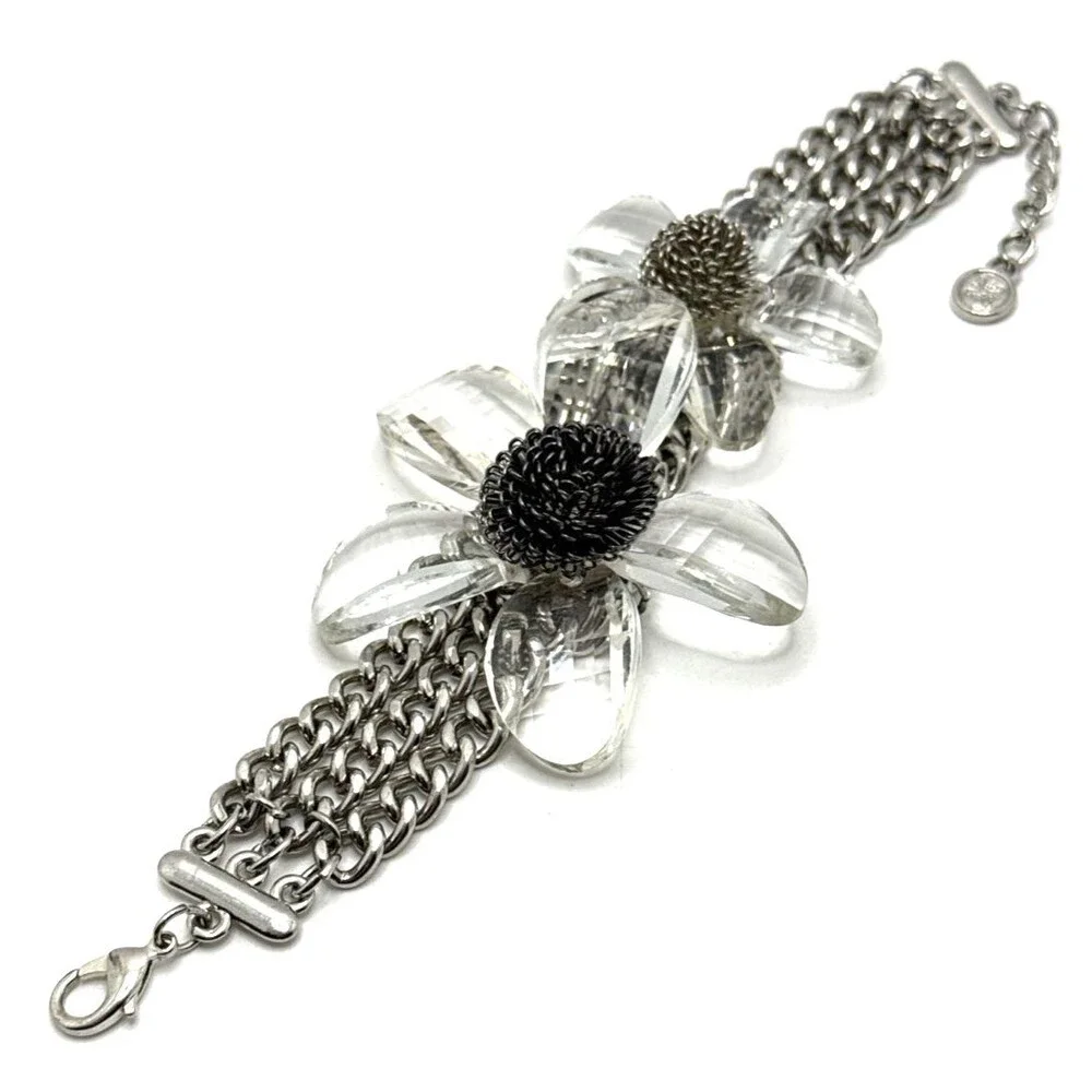New VERA WANG Faceted Crystal Flowers Bracelet Silver Tone Chainmail Statement